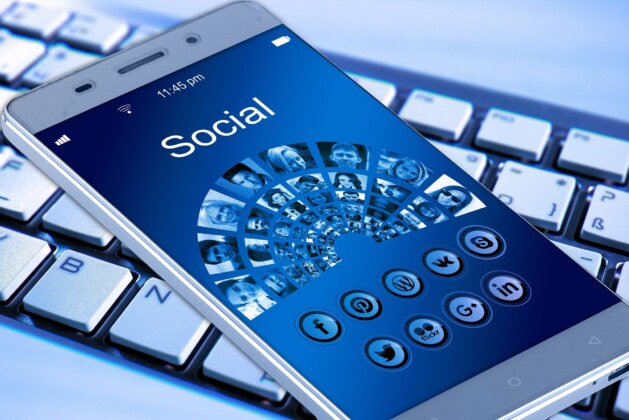What Is Social Media Marketing ? / Is It Important ?